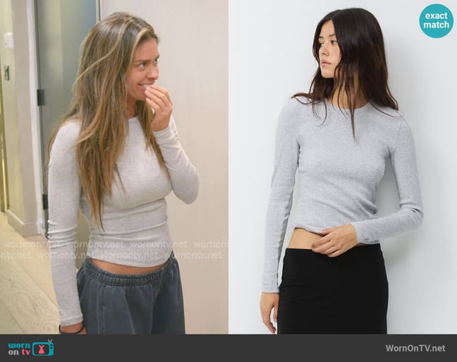 Taylor's Aritzia top