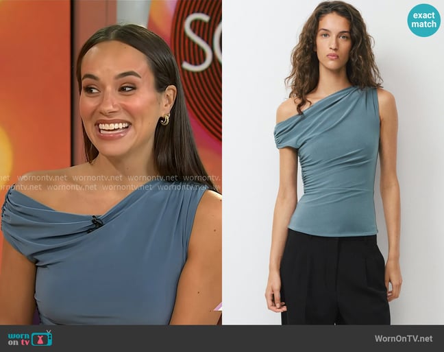 Emily Curl's Aritzia top