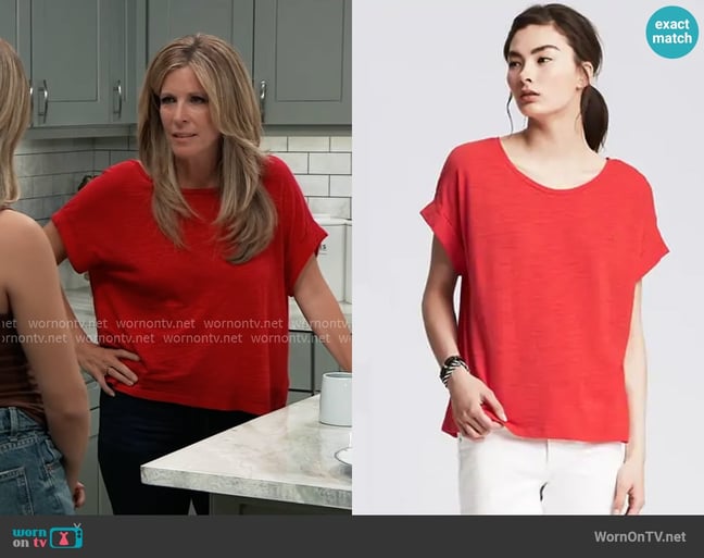 Banana Republic V-back Tee worn by Carly Spencer (Laura Wright) on General Hospital Banana Republic V-back Tee worn by Carly Spencer (Laura Wright) on General Hospital