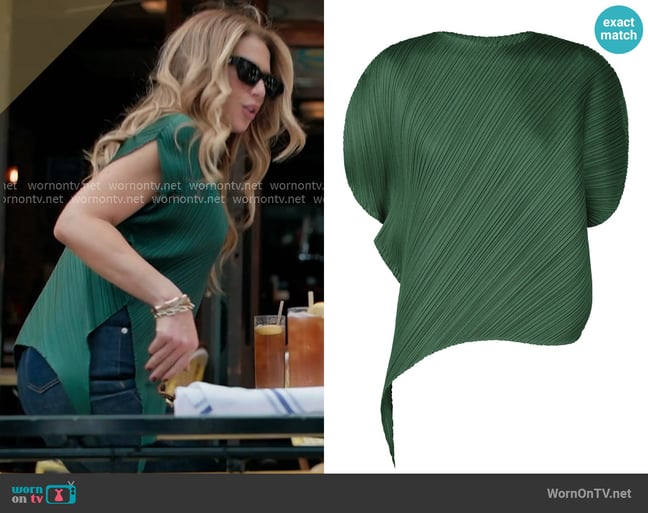 Issey Miyake Leaf Asymmetrical Top worn by Daisy Toye on The Real Housewives of New York City Issey Miyake Leaf Asymmetrical Top worn by Daisy Toye on The Real Housewives of New York City