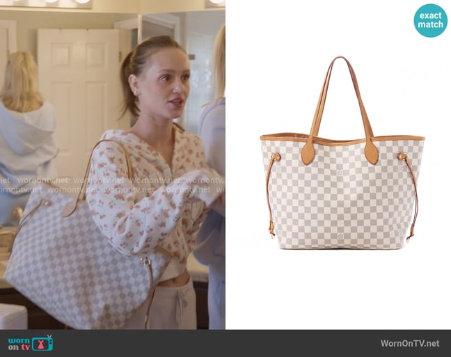 Louis Vuitton Neverfull GM Tote Bag in Damier Azur worn by Mikayla Matthews on The Secret Lives of Mormon Wives Louis Vuitton Neverfull GM Tote Bag in Damier Azur worn by Mikayla Matthews on The Secret Lives of Mormon Wives
