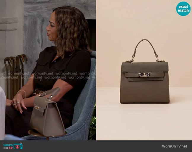 Lulus Timeless Trendsetter Olive Vegan Leather Crossbody Bag worn by Nicole Dupree Richardson (Daphnee Duplaix) on Beyond the Gates