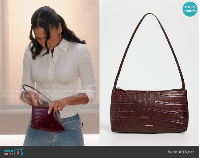 Mansur Gavriel Gaia Shoulder Bag worn by Layla Keating (Greta Onieogou) on All American Mansur Gavriel Gaia Shoulder Bag worn by Layla Keating (Greta Onieogou) on All American