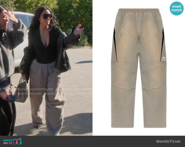 Balenciaga Biker cotton trousers worn by Kim Kardashian (Kim Kardashian) on The Kardashians Balenciaga Biker cotton trousers worn by Kim Kardashian (Kim Kardashian) on The Kardashians