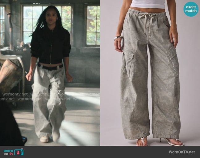 BDG Station Cocoon Baggy Barrel Leg Cargo Pants worn by Andrea Cruz (Ash Santos) on Marshals BDG Station Cocoon Baggy Barrel Leg Cargo Pants worn by Andrea Cruz (Ash Santos) on Marshals