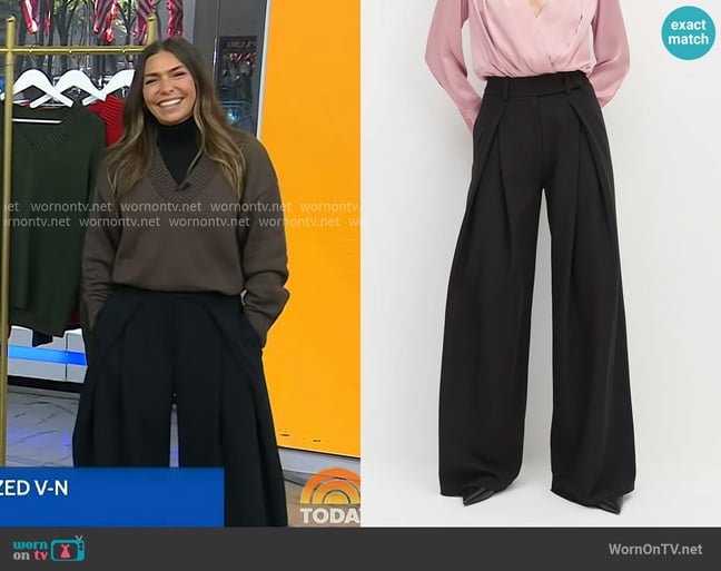 Favorite Daughter The Pleats For Days Pants in Black worn by Melissa Garcia on Today Favorite Daughter The Pleats For Days Pants in Black worn by Melissa Garcia on Today