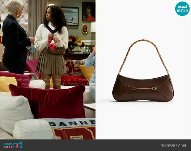 H&M Shoulder Bag worn by Kat Richardson (Colby Muhammad) on Beyond the Gates H&M Shoulder Bag worn by Kat Richardson (Colby Muhammad) on Beyond the Gates