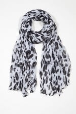 Leopard scarf like Serenas at Chictweak