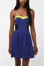 Hanna's blue colorblock dress at Urban Outfitters