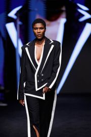 4 MOONS MINIMALIST BLAZER Joseph Auren at Joseph Auren