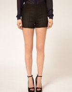 Black shorts like Hannas at Asos