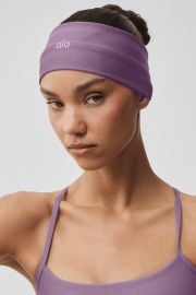 Airlift Headband - Plum Kiss at Alo Yoga