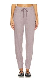 Alo Muse Sweatpant In Raisinette Heather at Revolve