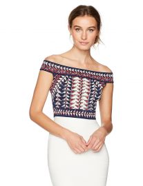 BCBGMAXAZRIA Women s Kayann Jacquard Knit Crop Top at Amazon