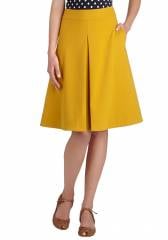 WornOnTV: Ginny’s yellow front pleat skirt and green cardigan on Bad ...