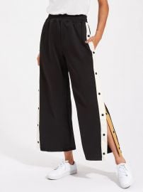 CONTRAST SNAP BUTTON SIDE CULOTTE PANTS at Shein