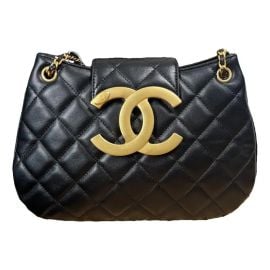 Chanel Quilted Messenger Bag at Vestiaire Collective
