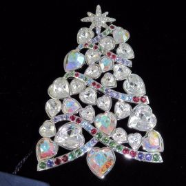 Christmas tree brooch at Swarovski