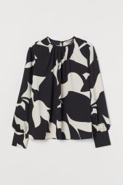 Crped Blouse - Blackpatterned - Ladies HampM US at H&M