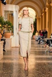 Cruise 202526 Collection Show - Looks Fashion CHANEL at Chanel