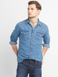 WornOnTV: Max’s denim shirt on Call Me Kat | Cheyenne Jackson | Clothes ...