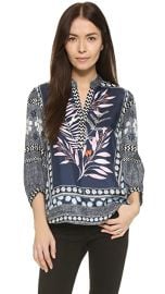 WornOnTV: Lara’s floral v-neck blouse on Good Morning America | Lara ...