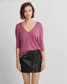 Express One Eleven V-Neck London Tee at Express