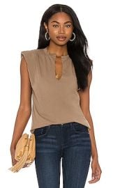 FRAME Padded Shoulder V Neck in Desert at Revolve