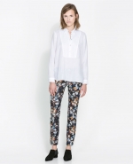 Floral print trousers at Zara