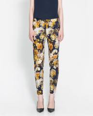 Floral print trousers at Zara