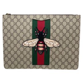 Gucci Bee Pochette GG Supreme For Sale at 1stDibs gucci bee clutch bag gucci biene gucci biene bedeutung at 1st Dibs