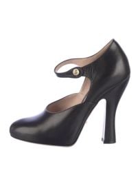Gucci Faux Pearl D Orsay Pumps at The Real Real