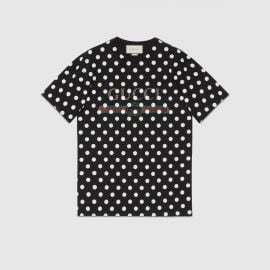 Gucci logo polka dot print T-shirt at Gucci