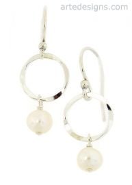 Hammered Pearl Earrings at Arte Designs