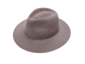 Hats and caps made in France at Larose Paris