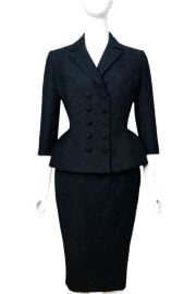 Hourglass suit quotas seen in Just like that quotNicole Ari Parkerquot VICTOR dE SOUZA at Victor de Souza