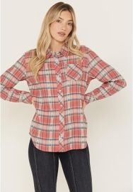 Idyllwind Women's Savoy Plaid Print Long Sleeve Pearl Snap Flannel Shirt - IWFA25W72-RO X- US Rose at Amazon