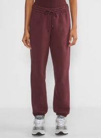 Just a moment at Aritzia