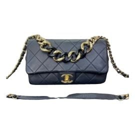 Just a moment at Vestiaire Collective