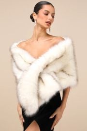Lulus Exquisite Promise White Faux Fur Stole at Lulus
