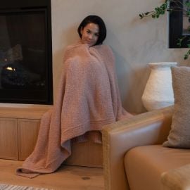 Luxurious Feather Yarn Throw - Beautiful Feather Yarn Blanket Online Malibu Luxxe at Malibu Luxxe