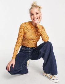 Miss Selfridge rust ditsy floral long sleeve collar shirred top at ASOS