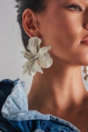 NEVER SETTLE EARRING AKIRA at Akira