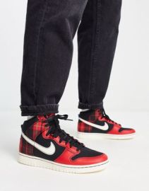 Nike Dunk High Retro SE sneakers in black and red at ASOS