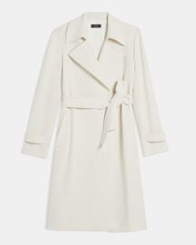 WornOnTV: Cassie's cotton trench coat on The Flight Attendant, Kaley Cuoco