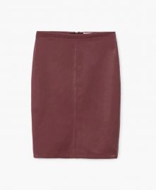 Opening pencil skirt at Mango