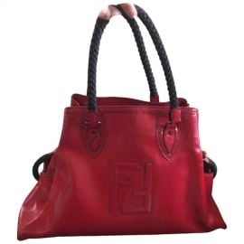 Patent leather tote Fendi Red in Patent leather - 11630601 at Vestiaire Collective