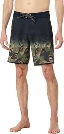 Quiksilver Men39s Standard Highlite Scallop 19 Boardshort Swim Trunk com at Amazon