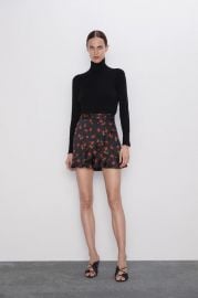 RUFFLED PRINTED SHORTS at Zara