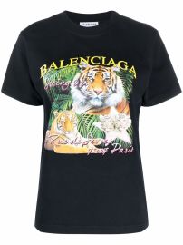 Shop Balenciaga tiger graphic print T-shirt with Express Delivery - at Farfetch